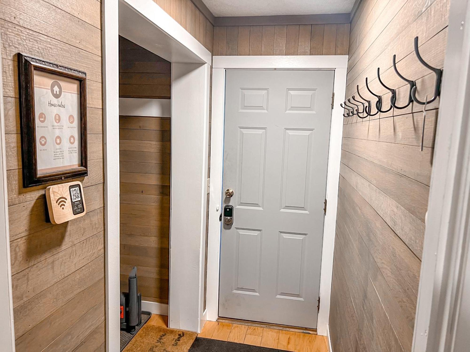 Remodeled Summit Condo At Snowshoe - Modern & Cozy Екстер'єр фото