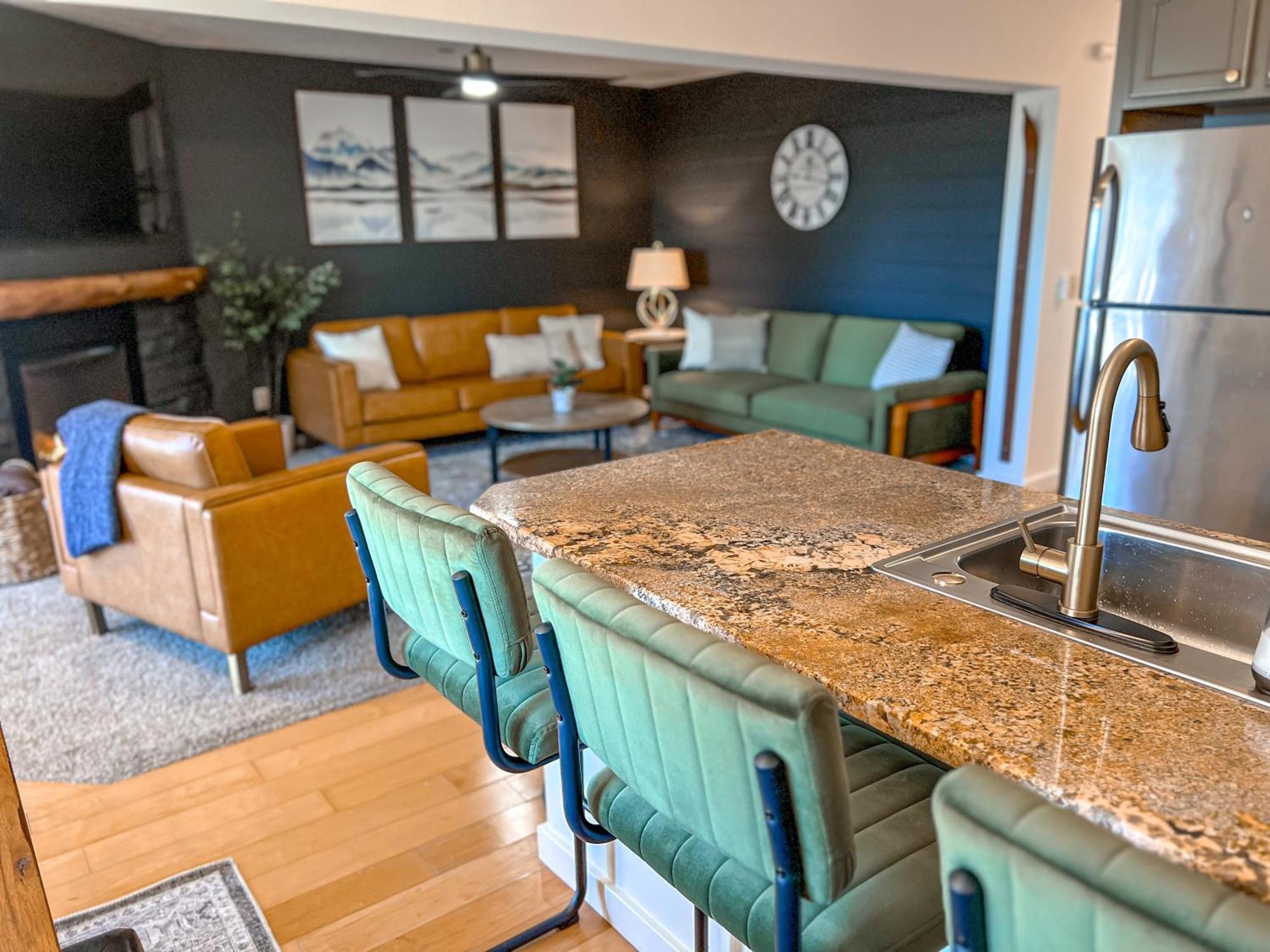Remodeled Summit Condo At Snowshoe - Modern & Cozy Екстер'єр фото