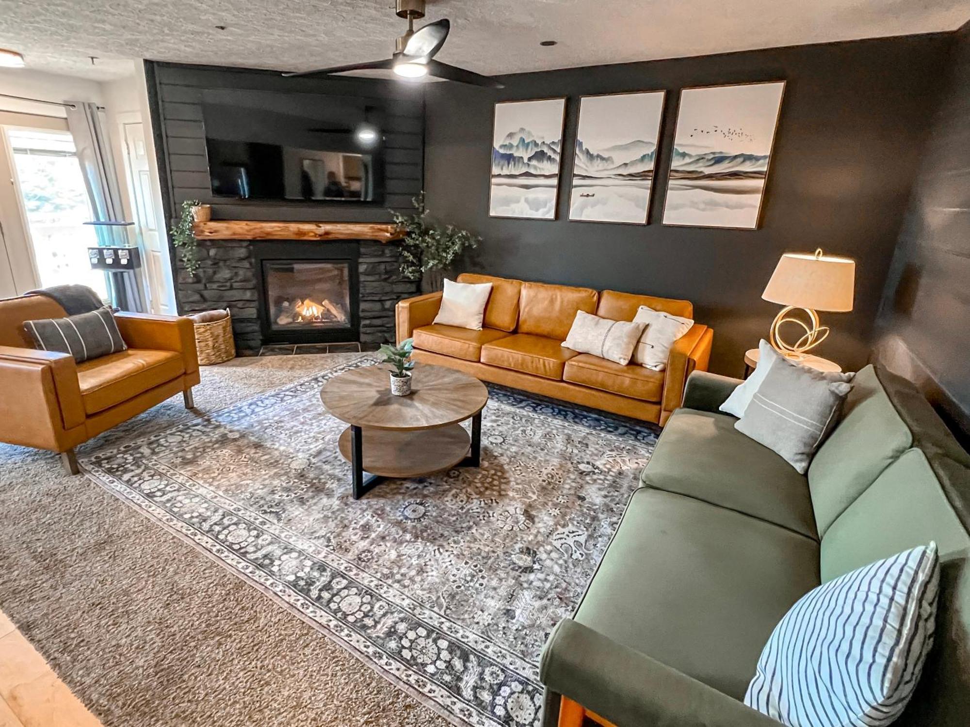 Remodeled Summit Condo At Snowshoe - Modern & Cozy Екстер'єр фото